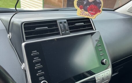 Toyota Land Cruiser Prado 150 рестайлинг 2, 2021 год, 4 500 000 рублей, 6 фотография