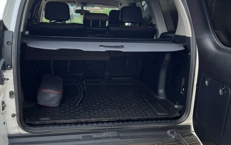 Toyota Land Cruiser Prado 150 рестайлинг 2, 2021 год, 4 500 000 рублей, 7 фотография