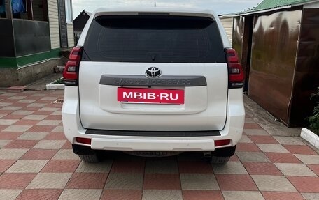 Toyota Land Cruiser Prado 150 рестайлинг 2, 2021 год, 4 500 000 рублей, 2 фотография