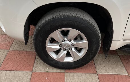 Toyota Land Cruiser Prado 150 рестайлинг 2, 2021 год, 4 500 000 рублей, 14 фотография