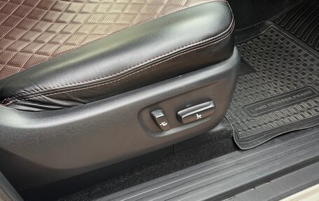 Toyota Land Cruiser Prado 150 рестайлинг 2, 2021 год, 4 500 000 рублей, 13 фотография