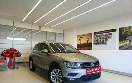 Volkswagen Tiguan II, 2018 год, 2 720 000 рублей, 3 фотография