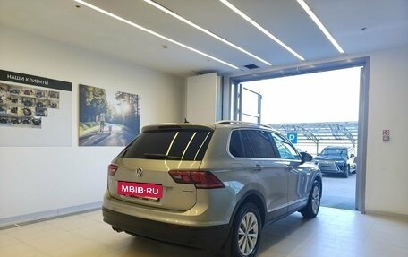 Volkswagen Tiguan II, 2018 год, 2 720 000 рублей, 4 фотография