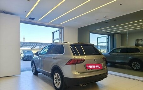 Volkswagen Tiguan II, 2018 год, 2 720 000 рублей, 6 фотография