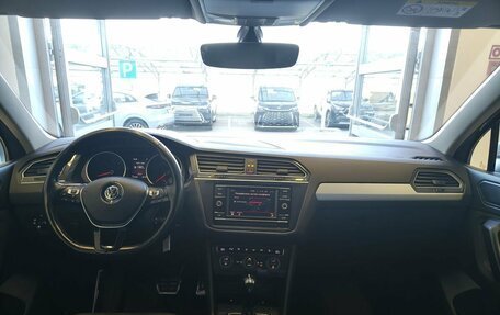 Volkswagen Tiguan II, 2018 год, 2 720 000 рублей, 8 фотография