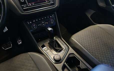 Volkswagen Tiguan II, 2018 год, 2 720 000 рублей, 11 фотография