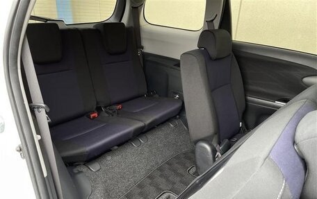 Toyota Wish II, 2017 год, 1 217 000 рублей, 16 фотография