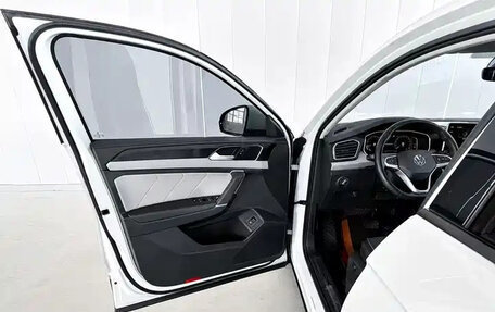 Volkswagen Tiguan II, 2023 год, 2 000 666 рублей, 9 фотография