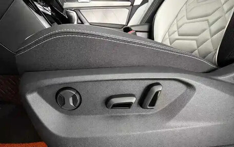 Volkswagen Tiguan II, 2023 год, 2 000 666 рублей, 8 фотография