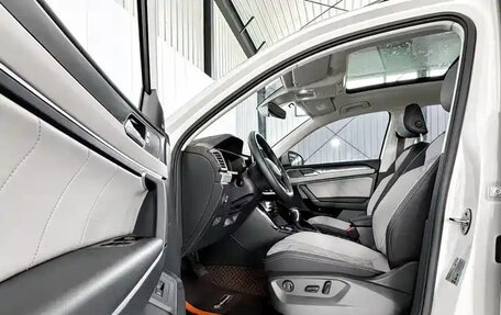 Volkswagen Tiguan II, 2023 год, 2 000 666 рублей, 7 фотография