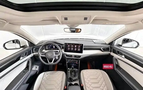 Volkswagen Tiguan II, 2023 год, 2 000 666 рублей, 10 фотография
