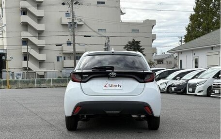 Toyota Yaris, 2023 год, 1 000 666 рублей, 5 фотография