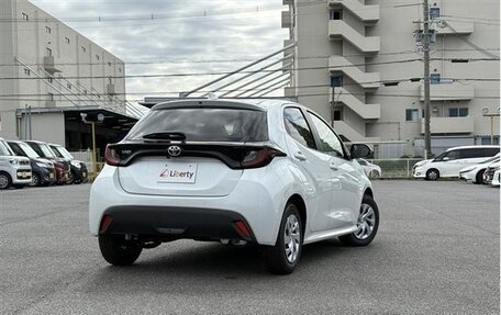 Toyota Yaris, 2023 год, 1 000 666 рублей, 6 фотография