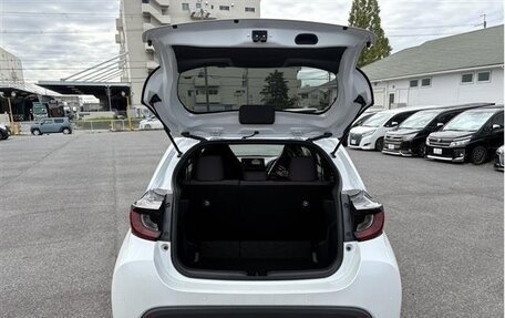 Toyota Yaris, 2023 год, 1 000 666 рублей, 7 фотография