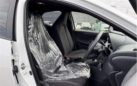 Toyota Yaris, 2023 год, 1 000 666 рублей, 13 фотография