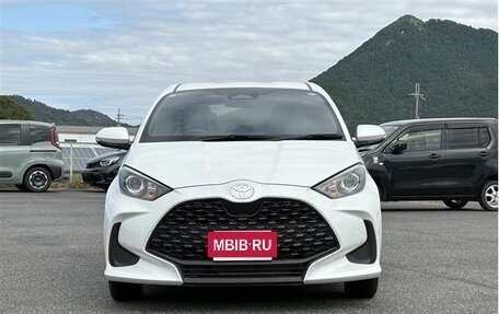 Toyota Yaris, 2023 год, 1 000 666 рублей, 2 фотография