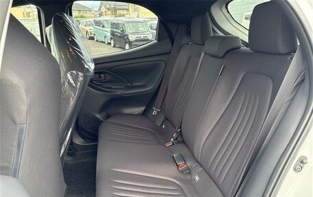 Toyota Yaris, 2023 год, 1 000 666 рублей, 17 фотография