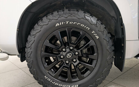 Toyota Land Cruiser Prado 150 рестайлинг 2, 2021 год, 6 990 000 рублей, 12 фотография