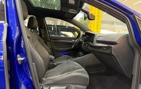 Volkswagen Golf VIII, 2023 год, 1 340 000 рублей, 13 фотография