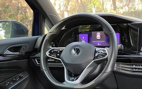 Volkswagen Golf VIII, 2023 год, 1 340 000 рублей, 11 фотография