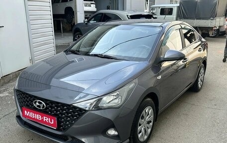 Hyundai Solaris II рестайлинг, 2021 год, 1 350 000 рублей, 1 фотография