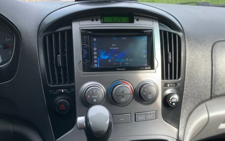 Hyundai Grand Starex Grand Starex I рестайлинг 2, 2010 год, 1 270 000 рублей, 11 фотография