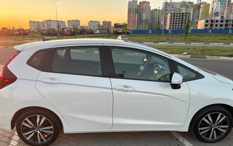 Honda Fit III, 2019 год, 1 500 000 рублей, 4 фотография