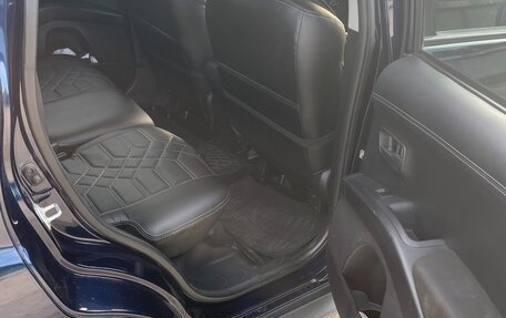 Mitsubishi Outlander III рестайлинг 3, 2010 год, 1 100 000 рублей, 12 фотография
