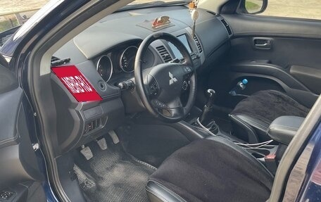 Mitsubishi Outlander III рестайлинг 3, 2010 год, 1 100 000 рублей, 9 фотография