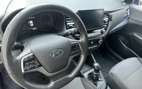Hyundai Solaris II рестайлинг, 2021 год, 1 350 000 рублей, 10 фотография