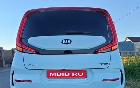 KIA Soul III, 2020 год, 1 980 000 рублей, 2 фотография