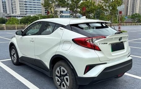 Toyota C-HR I рестайлинг, 2020 год, 1 330 010 рублей, 3 фотография