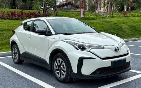 Toyota C-HR I рестайлинг, 2020 год, 1 330 010 рублей, 2 фотография
