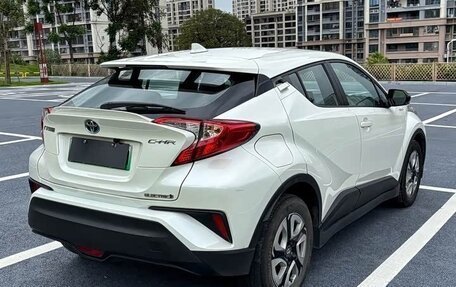 Toyota C-HR I рестайлинг, 2020 год, 1 330 010 рублей, 4 фотография
