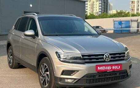 Volkswagen Tiguan II, 2018 год, 2 270 000 рублей, 3 фотография