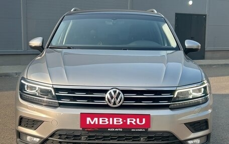 Volkswagen Tiguan II, 2018 год, 2 270 000 рублей, 2 фотография