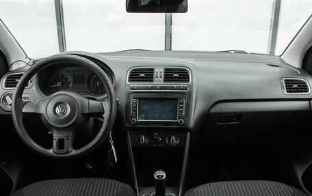 Volkswagen Polo VI (EU Market), 2011 год, 620 000 рублей, 13 фотография