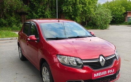Renault Sandero II рестайлинг, 2014 год, 610 000 рублей, 2 фотография