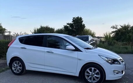 Hyundai Solaris II рестайлинг, 2015 год, 950 000 рублей, 9 фотография