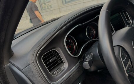 Dodge Charger, 2017 год, 3 800 000 рублей, 9 фотография