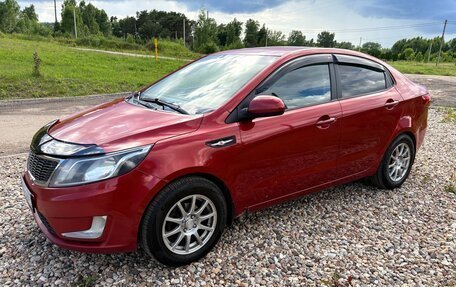 KIA Rio III рестайлинг, 2013 год, 900 000 рублей, 2 фотография