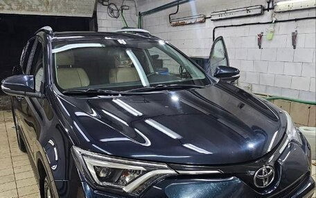 Toyota RAV4, 2018 год, 2 630 000 рублей, 2 фотография