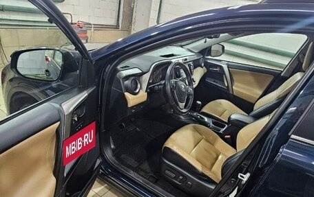 Toyota RAV4, 2018 год, 2 630 000 рублей, 6 фотография