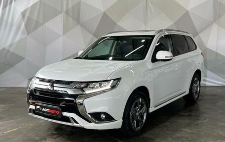 Mitsubishi Outlander III рестайлинг 3, 2022 год, 2 500 000 рублей, 1 фотография