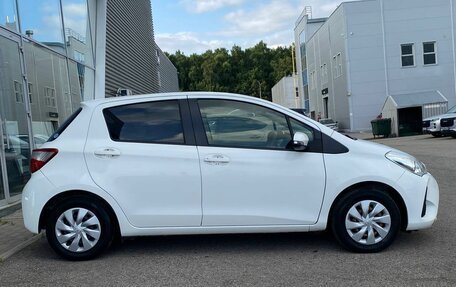 Toyota Vitz, 2019 год, 855 000 рублей, 5 фотография