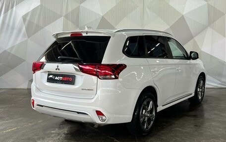 Mitsubishi Outlander III рестайлинг 3, 2022 год, 2 500 000 рублей, 6 фотография