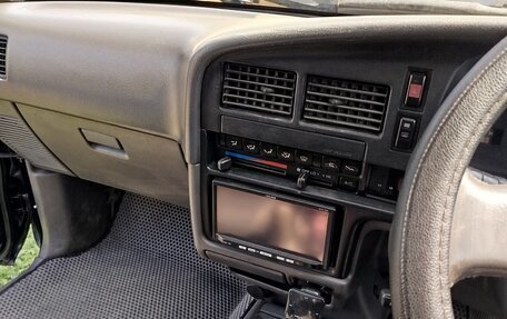 Toyota Hilux Surf III рестайлинг, 1994 год, 1 000 050 рублей, 20 фотография