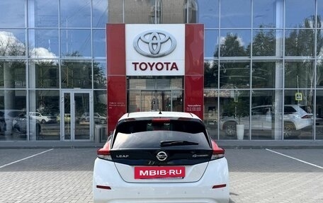 Nissan Leaf II, 2020 год, 2 550 000 рублей, 6 фотография