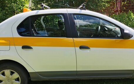 Renault Logan II, 2017 год, 490 000 рублей, 3 фотография