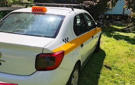 Renault Logan II, 2017 год, 490 000 рублей, 4 фотография